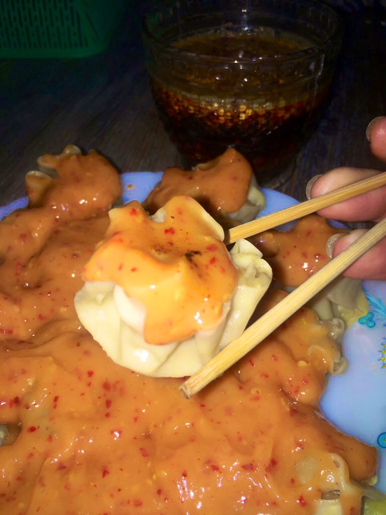 urgrumpyicebear's tweet photo. Dimsum homemade + chili oil hasil gabut 🤤 https://t.co/ArY1ujW1nX