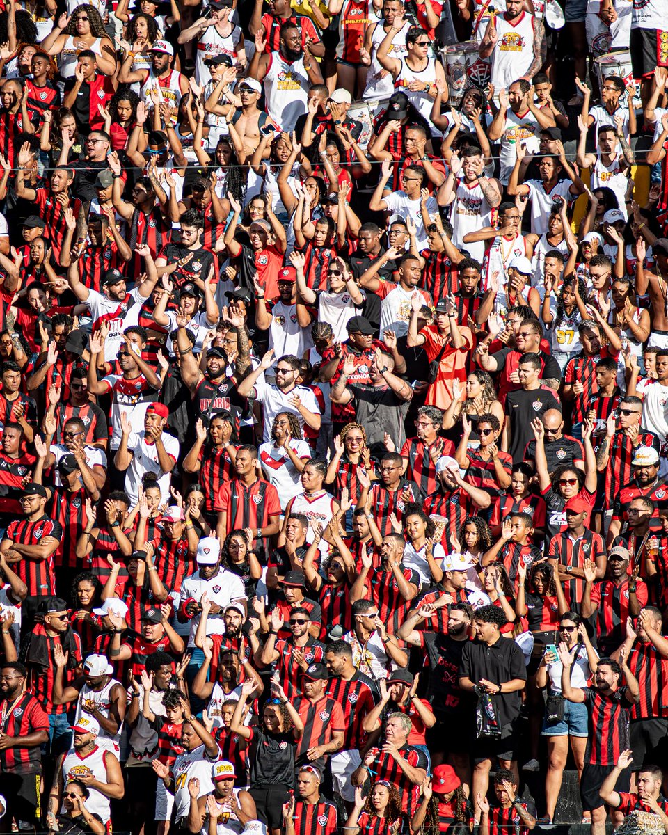 🇧🇷Estou muito feliz por estar no Estádio Barradão e conhecer meus novos torcedores!!

Obrigado pela recepção calorosa. Estou ansioso para estrear com o time e retribuir todo o carinho.

Pega Leão <a href="/ECVitoria/">EC Vitória</a> 🔴⚫️🦁