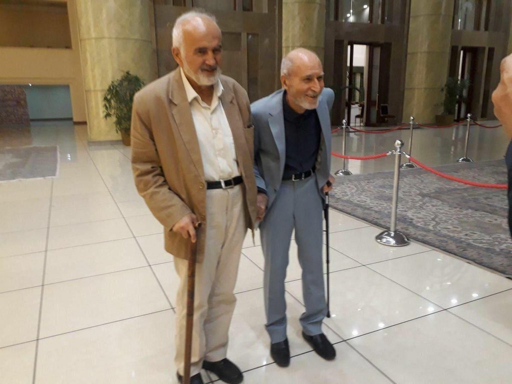 amirmoghadam_ir's tweet image. احمد توکلی در سالهای اول ۵۷ دادستان جنایتکار بهشهر و مشهور به قصاب بهشهر بود! شما در بهشهر خانوادهای را نمییابید که حداقل یک عضوش را اعدام نکرده باشد و داغدار جنایات وی نباشد! به فسادهای متعددی مالی نیز الوده است از جمله مدرک تحصیلی رانتی و جعلی، زمینخواری و... به باجگیری هم…
