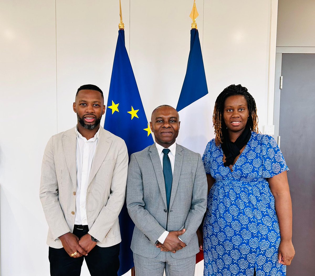 TMohamedSoilihi's tweet image. . @francediplo s'attache à accompagner et valoriser les initiatives des diasporas ! 🤝🏿
En France 🇫🇷, plus de 7 millions de français sont intimement liés au continent africain, c’est une richesse.
J’ai donc rencontré aujourd’hui Wilson Da Graca, Président de la Fédération des…