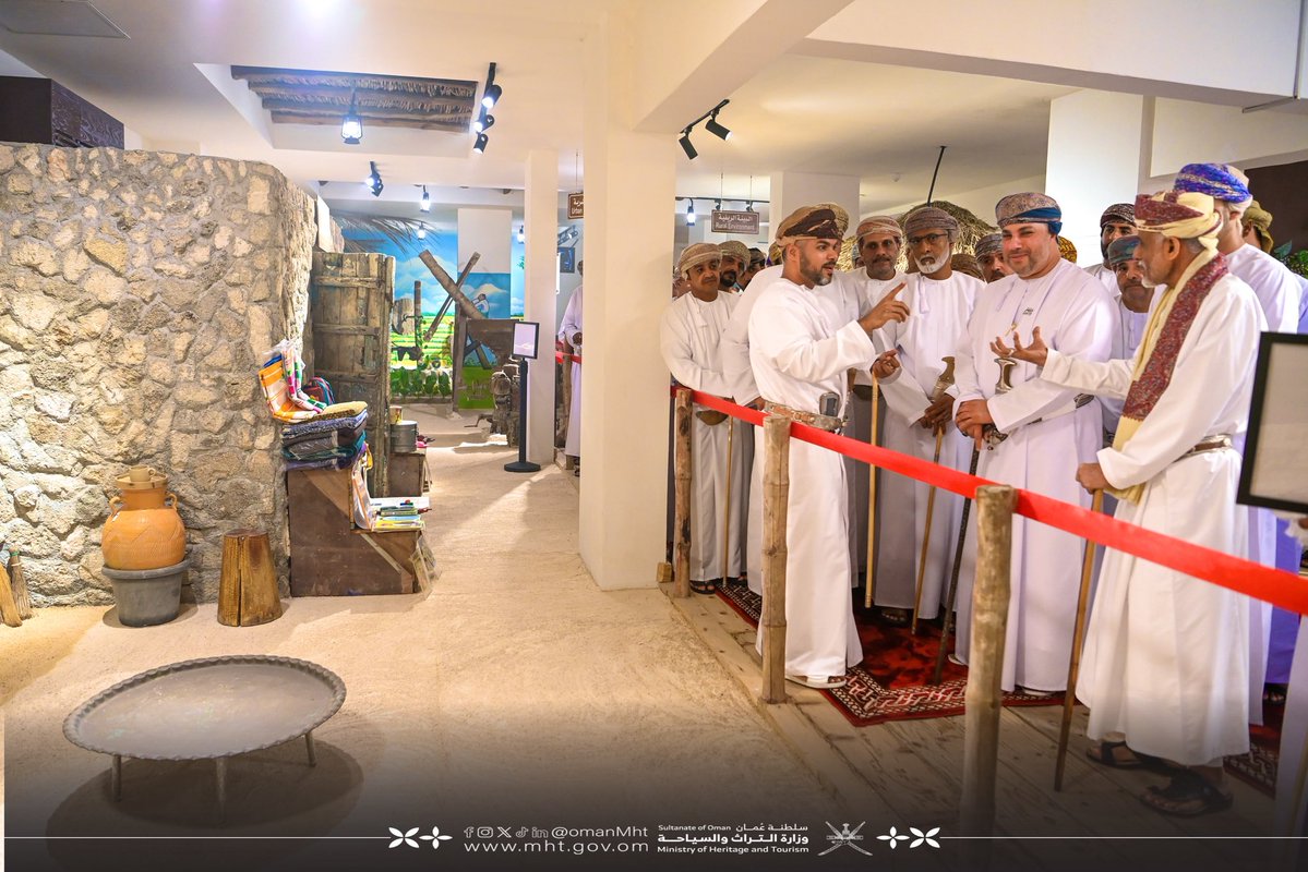 OmanMHT's tweet image. بأكثر من 800 قطعة تراثية، افتُتح متحف ظفار الخاص برعاية صاحب السمو السيد محافظ ظفار لصاحبه محمد بن عبدالمحسن السيل الغساني ليأخذ الزوار في رحلة عبر تاريخ المحافظة وبيئاتها المتنوعة بوصفه إرثًا ثقافيًا يعزز تجربة السائح ويجسد التراث العُماني للأجيال القادمة.
#تراث_وسياحة