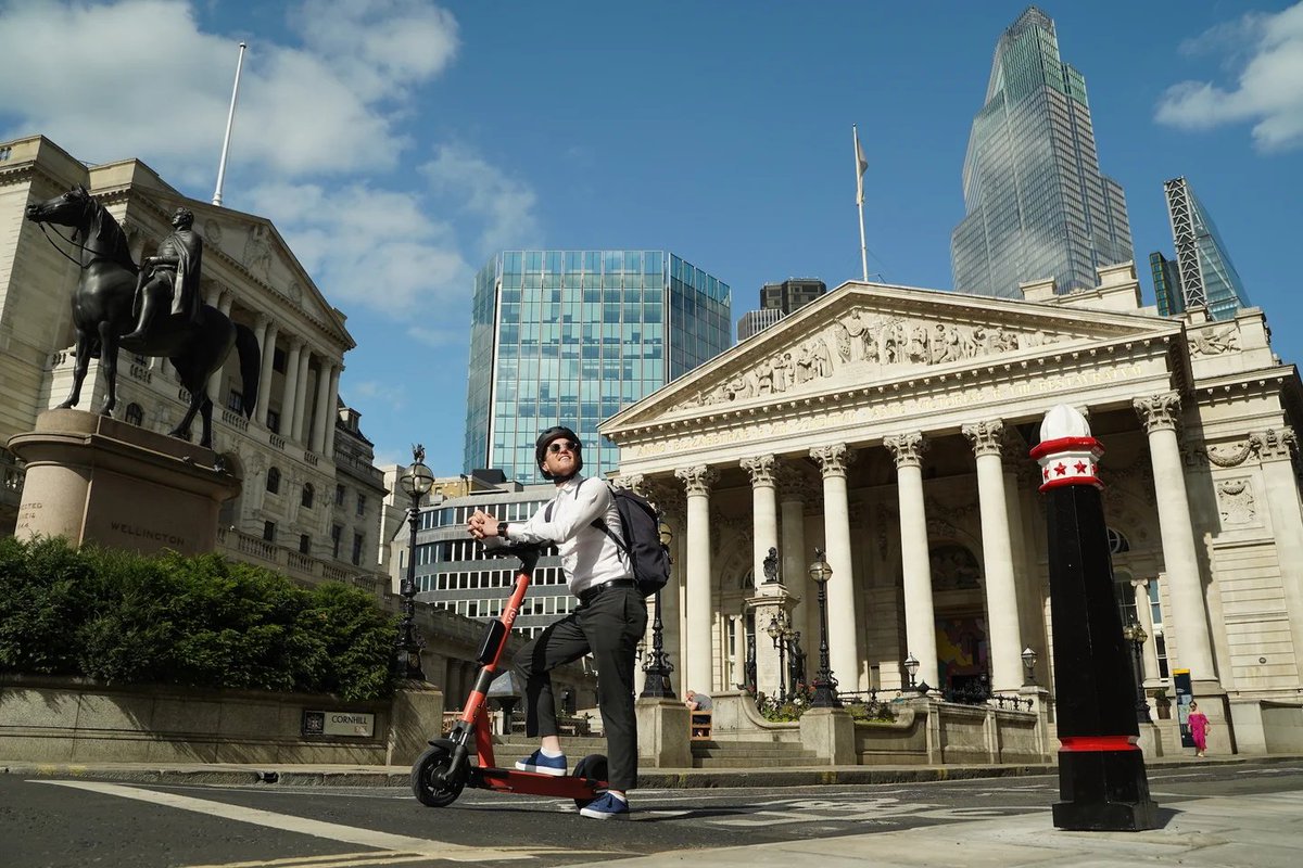 ZagDaily's tweet image. UK extends national e-scooter trials for the fifth time to May 2028.
Read more: zagdaily.com/trends/uk-e-sc…