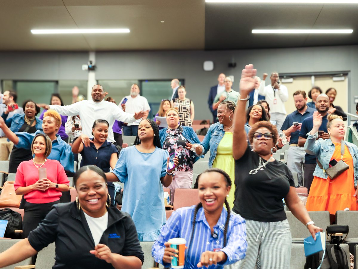 FortBendISDSupt's tweet image. The stage is set, the mic is on, and the energy is high! The Fort Bend ISD Leadership Summit is underway, and we're turning up the volume on collaboration, innovation, and leadership.
Looking forward to two incredible days with our leadership team as we learn and connect. When…