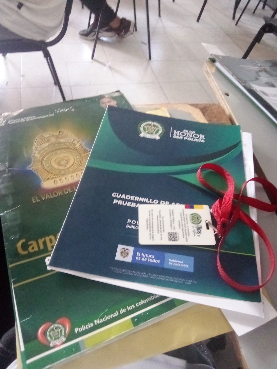 revlx_x's tweet image. I joined the police 💔💔✌️✌️