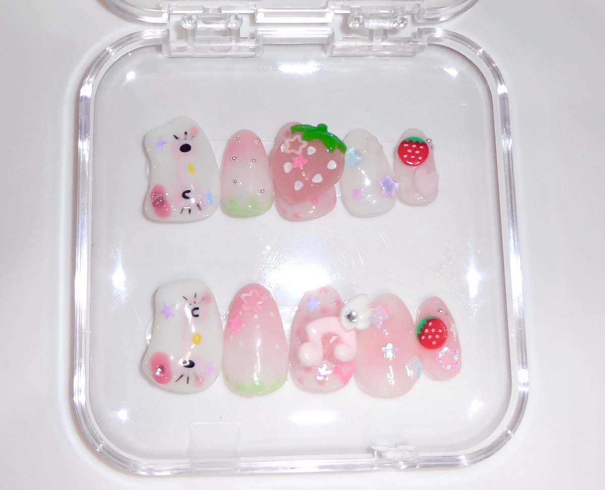ch4er11's tweet image. 너무 기여운 딸기 가로키티 🍓🍓 실친이 구매한건데ㅜ넘 기엽죠…