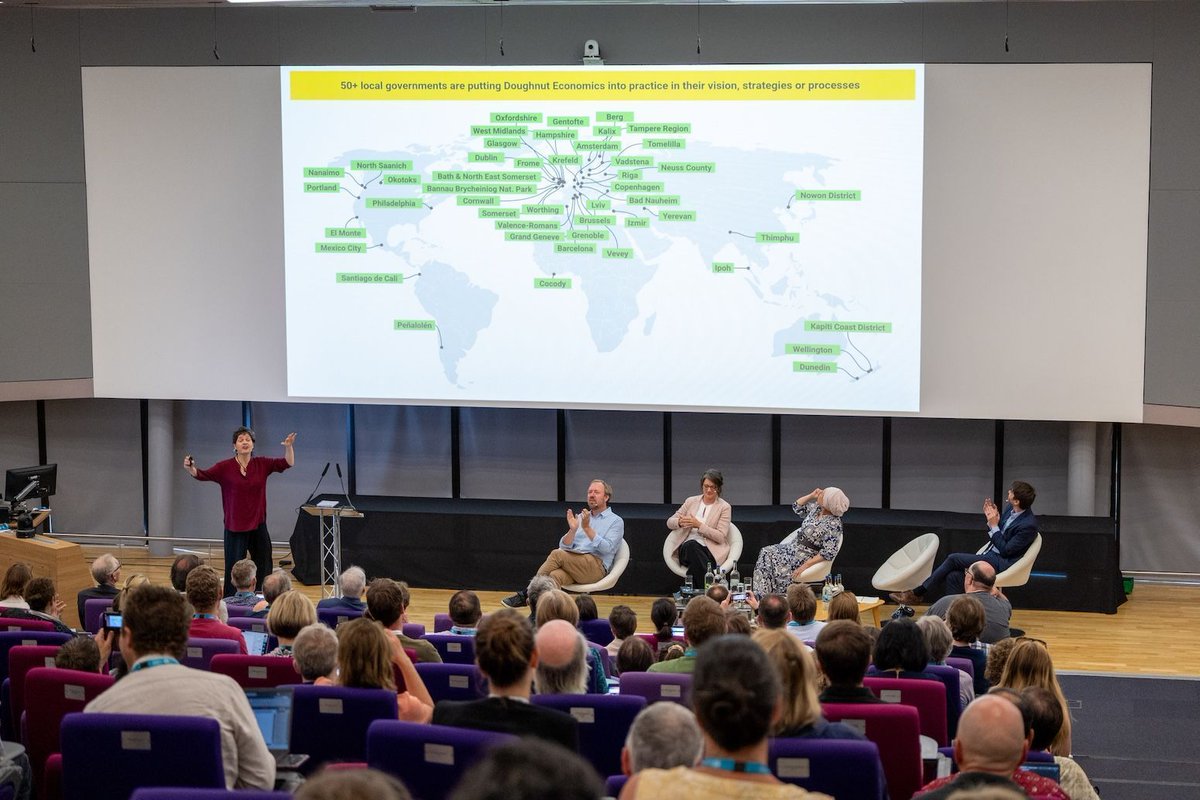 CarbonBrief's tweet image. Tipping points: Window to avoid irreversible climate impacts is ‘rapidly closing’ | Cecilia Keating @rtmcswee @AyeshaTandon @GSI_Exeter @PIK_Climate
Read here: buff.ly/gUaiGuj