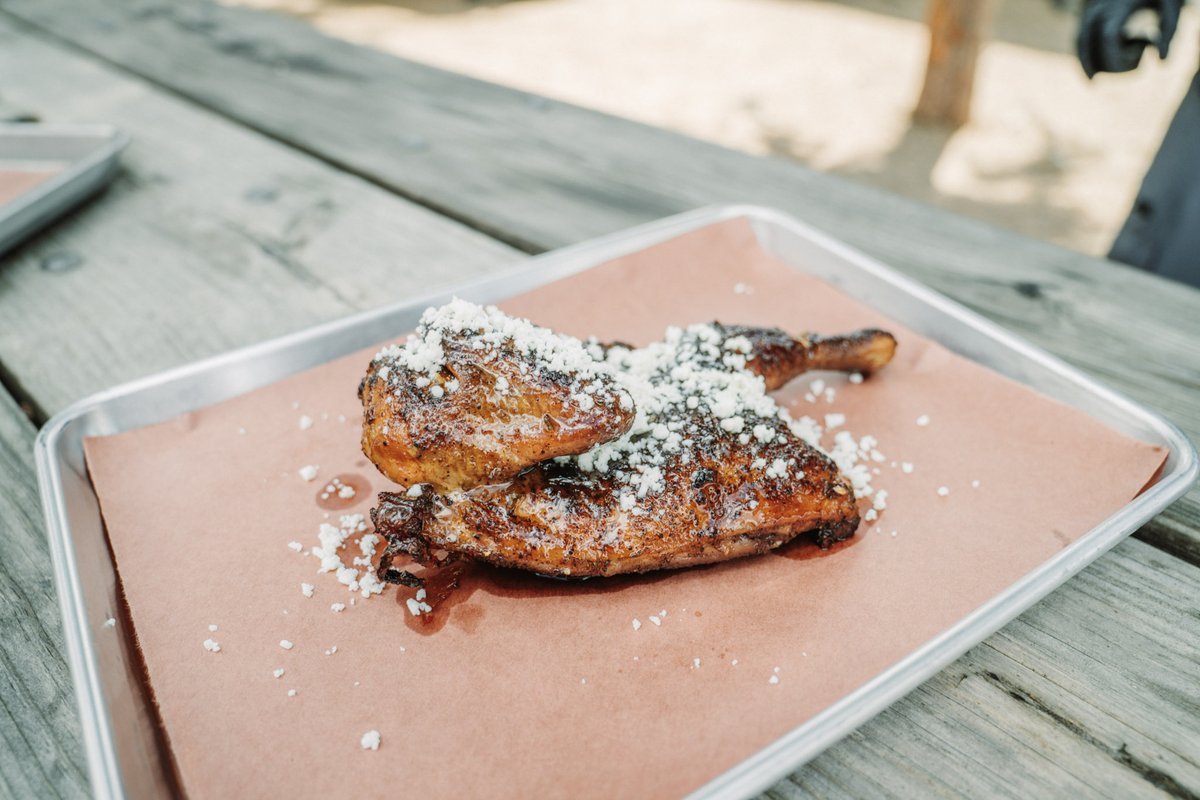 HurtadoBBQ's tweet image. Freshly fried, perfectly glazed, and packed with a little heat — that’s our @bigwickslbktx jalapeño glaze chicken half, waiting for you this lunch!🥵