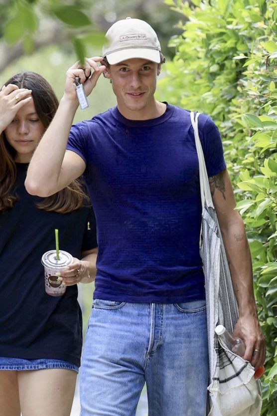 SHUT UP HE LOOKS SO CUTE