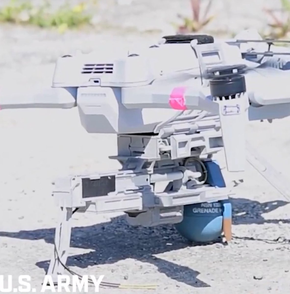 Custom Ukrainian Mavic 3 grenade drop system vs Skydio grenade drop system.