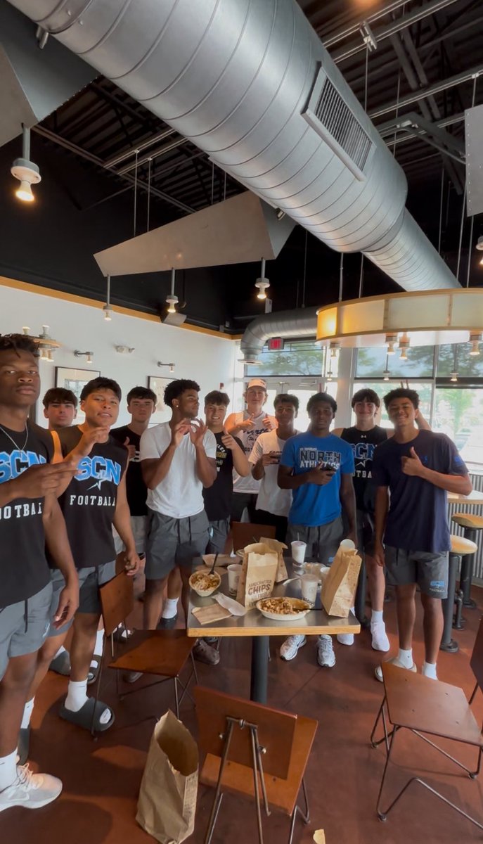 matkins2_'s tweet image. Goodfellas to chipotle after Mondays camp @SCNFBOFFICIAL @robertpomazak
