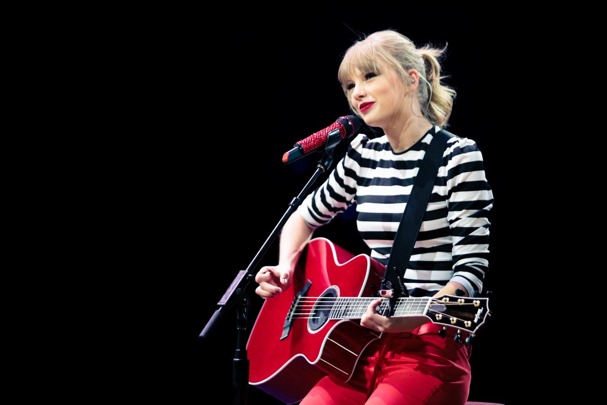 Welcome home, Red. ♥️ We were reminiscing about you just the other day.

We think that it’s best if we stream at 4pm EDT today! #RedEraTSTheErasTour 
stationhead.com/taylornation

PC: Christie Goodwin