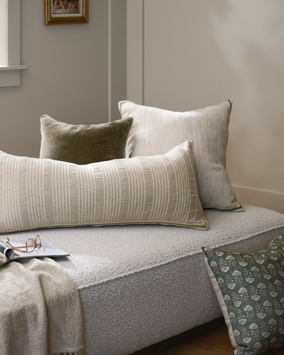 magnolia's tweet image. Sit back and settle into summer. Shop pillows + throw that add a pop of comfort and color at magnolia.com #MagnoliaMarket