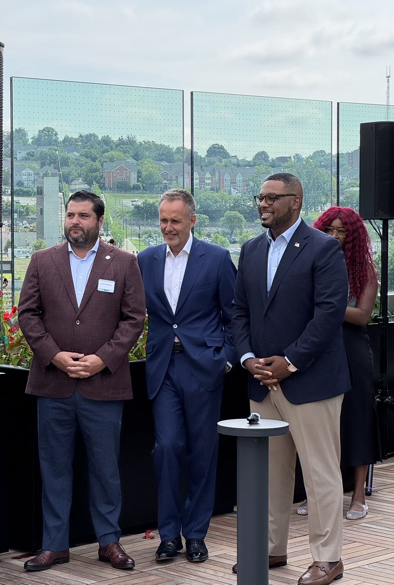 SenRobinsonPA's tweet image. Congratulations to President & CEO Robin Vince and the entire @BNYglobal staff on renovating the facility at 500 Ross St -BNY’s largest employee base in North America! Founded by Andrew Mellon and merged in 2007, BNY has been a part of downtown Pittsburgh for more than 150 years!