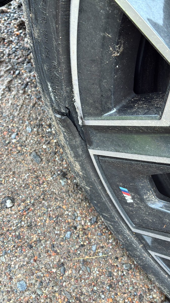 JRODXB's tweet image. What caption would you give this? It was a double tyre bow out in the Scottish highlands!!
