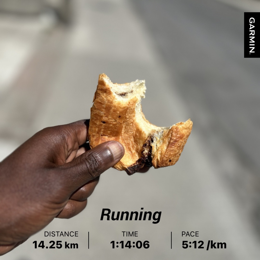 HenriHelvetica's tweet image. ππΎββοΈ very calm run this morning during an absolutely perfect morning to log some mileage. Getting ready for a big track day tomorrow. But had to also treat myself this morning to a classic π«π₯. I can always use the carbs and calories.
#devsWhoRun
#RunnersInTech