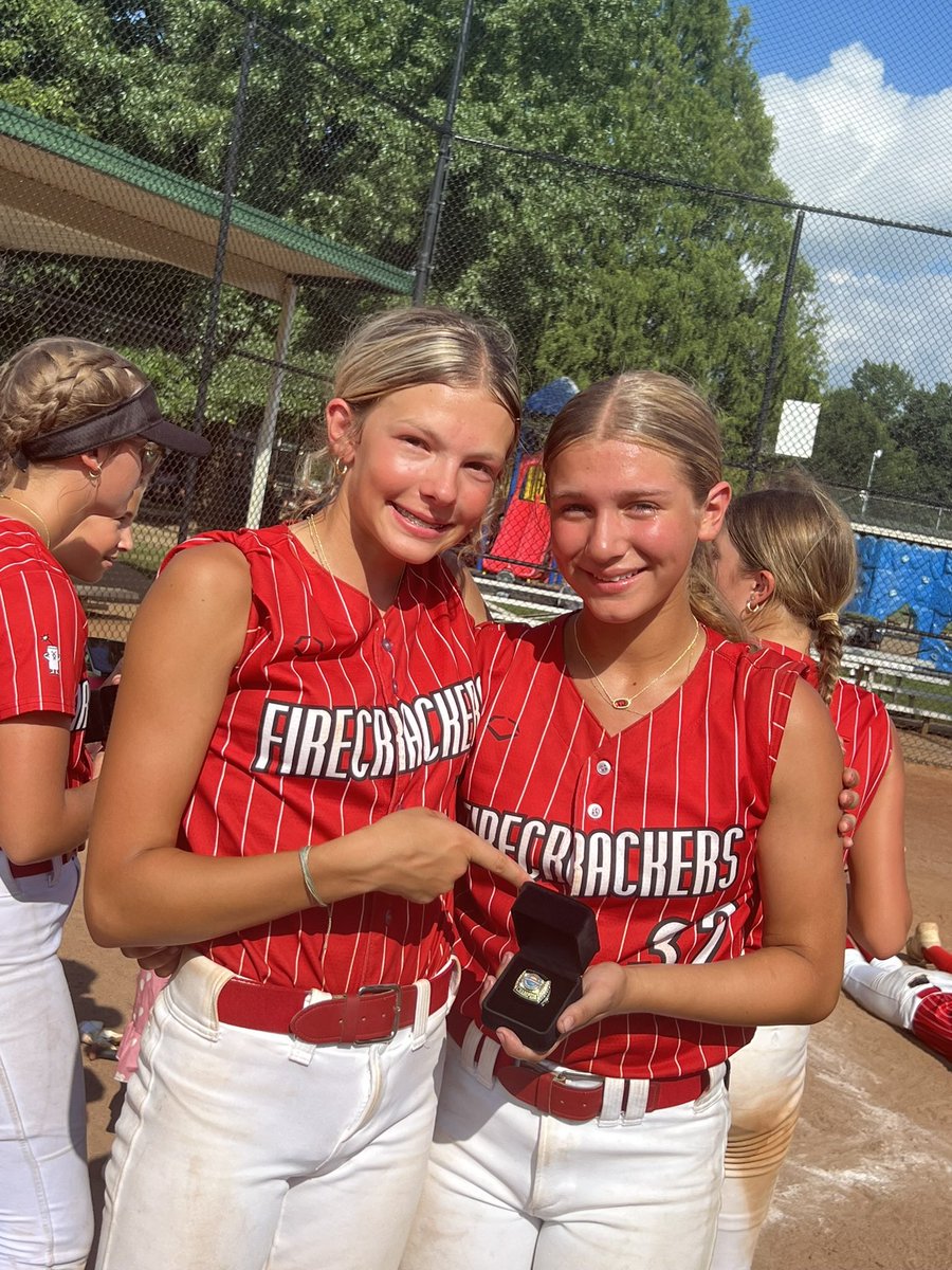 Lucy Eichholz tweet media