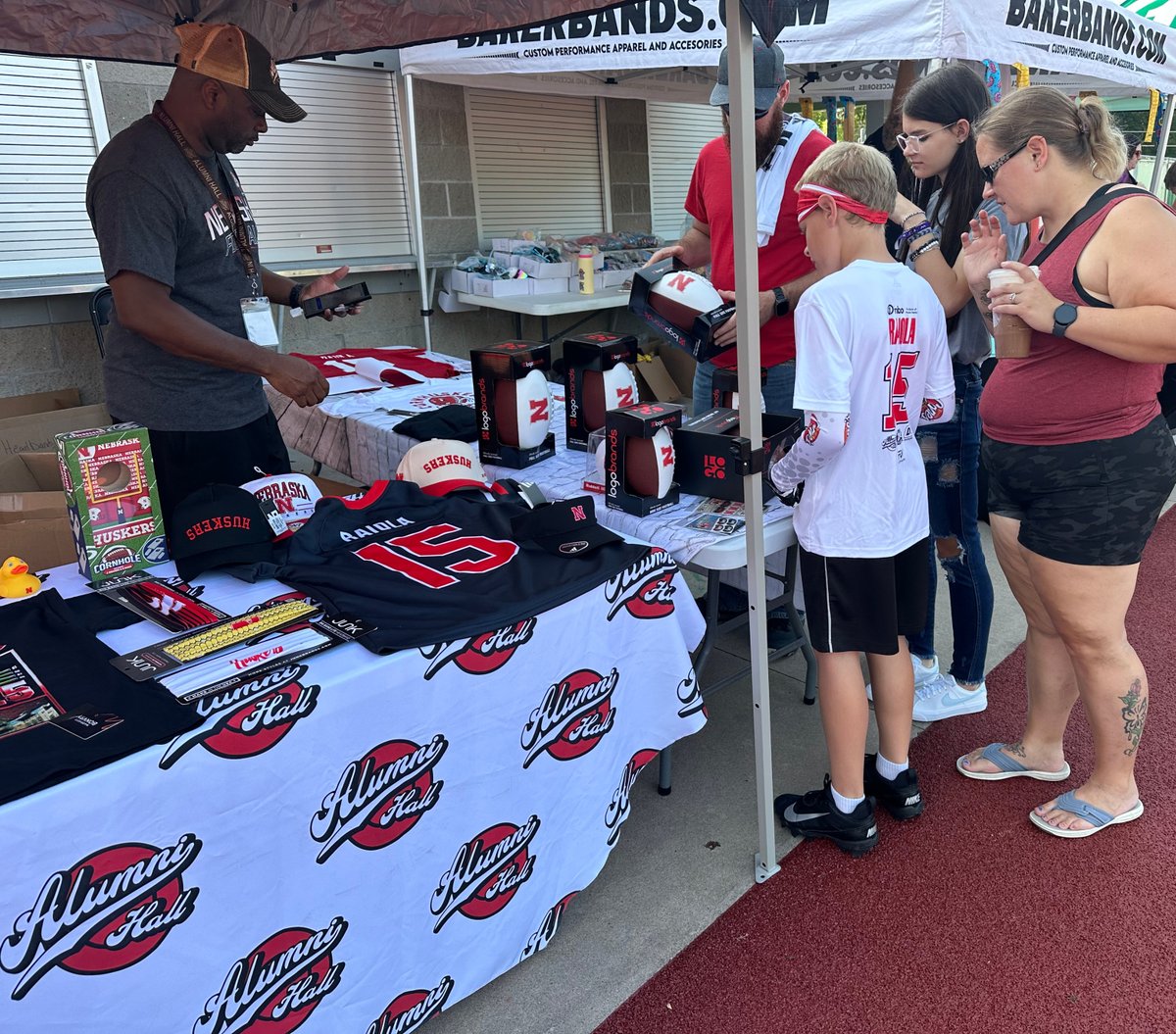 AlumniHallUNL's tweet image. We were thrilled to be part of the Dylan Raiola Youth Football Camp this past weekend! 🏈 We had a great time giving away some cool prizes and meeting the legend himself @RaiolaDylan 🎉