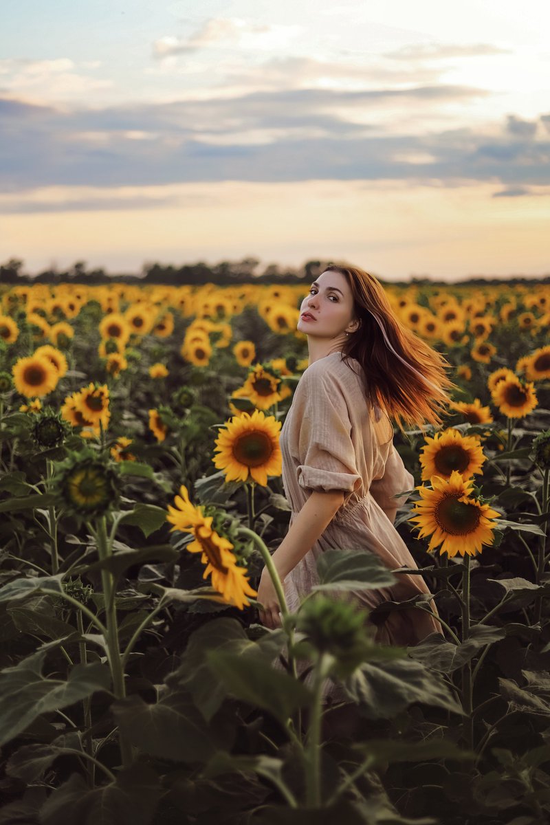 tani_sketch's tweet image. Good evening fam 🤍
New Drop
🌻"Field Soul"🌻 from the Flower Mysteries collection
1/1
55 XTZ
objkt.com/tokens/KT19JMA…