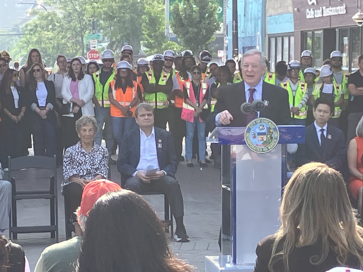 SenatorDurbin's tweet image. I was thrilled to join today’s ribbon cutting for @cta’s Red and Purple Modernization Phase One Project for which I’ve helped secure $1 billion in federal funds.
These long overdue renovations will ensure safer, smoother, and more accessible rides for Chicagoans and visitors.