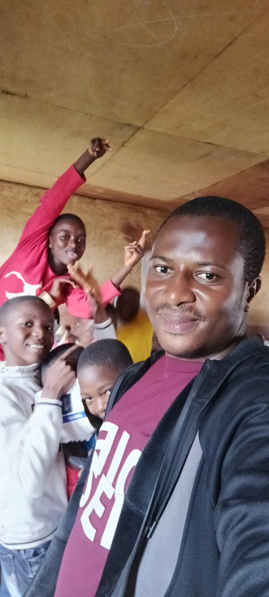 AbiluTangwa's tweet image. Education is key to driving change! We need to inform ourselves and others about the impact of fossil fuels and the importance of transitioning to renewable energy. The rich have the resources to lead this change, but they need to understand the urgency of the situation. Let’s…