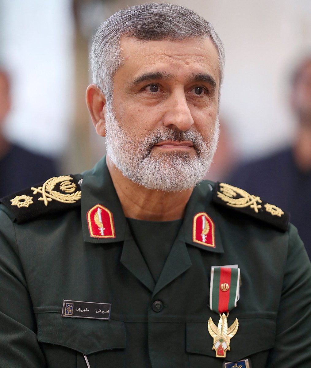House_MD11's tweet image. متأسفانه شاهد این هستیم که سردار حاجی زاده از گرسنه و تشنه بودن مردم غزه حرفی نمیزنه.
چطور میشه فردی انقلابی باشی و از این جنایت اسرائیلیها حرفی نزنی؟