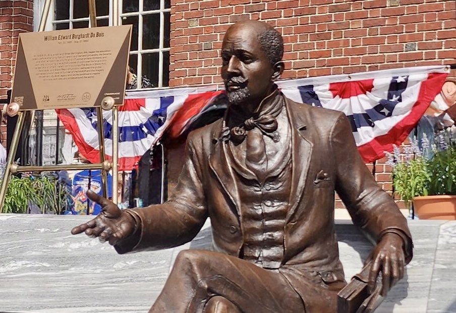 repsmitty34's tweet image. Congrats Ari Zorn, Julie Michaels &amp;amp; the amazing team that worked to get the WEB DuBois statue unveiled #intheberkshires this weekend. A long overdue tribute to a Berkshire native. A big thank you to @DevalPatrick for your powerful words setting the tone for a bright future.