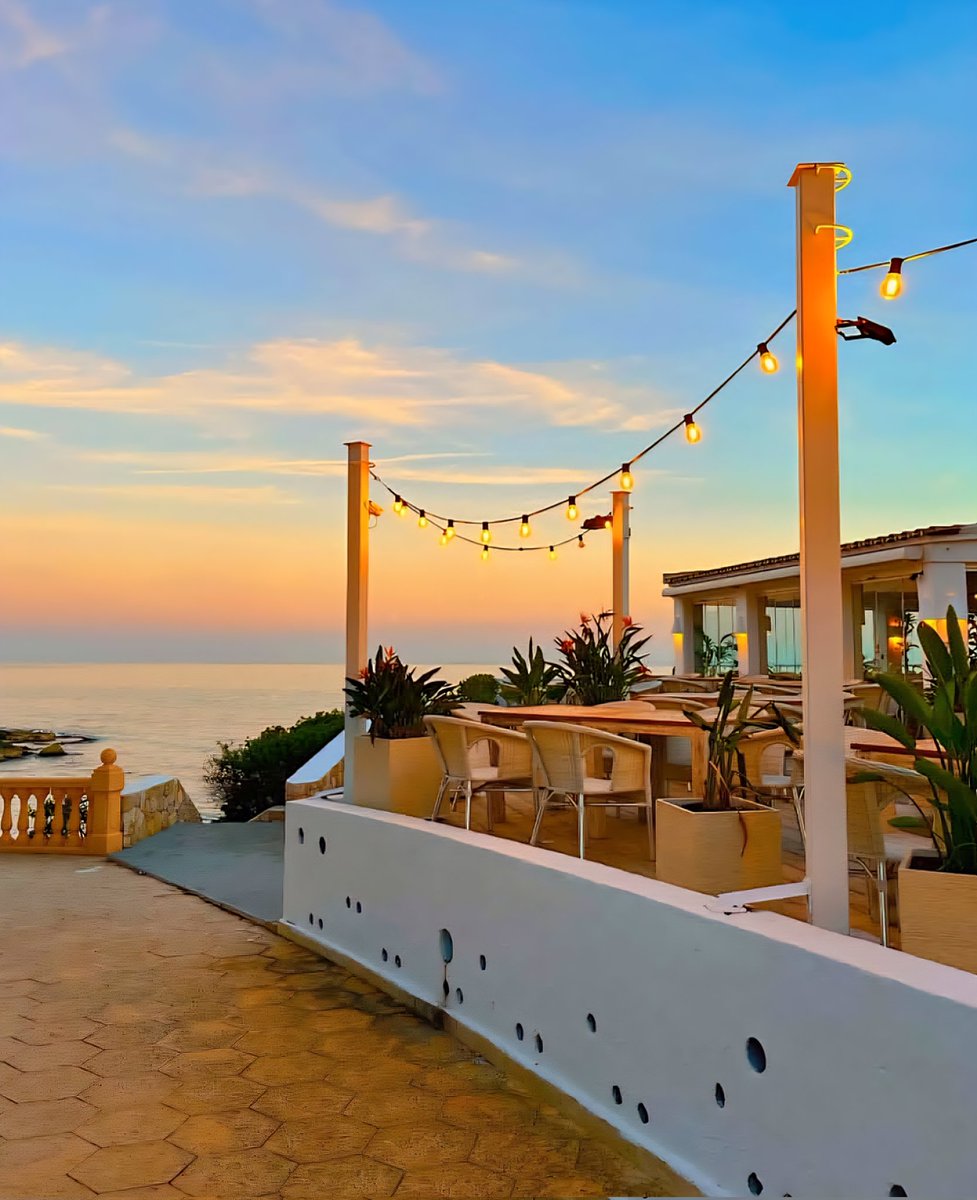 🌇 De atardeceres veraniegos sabemos alguna cosa... 😉

Gracias a un cliente 🔝 por esta instantánea tan especial de nuestro trozo de paraíso Mediterráneo 😍

¿Te apuntas a vivir la experiencia? Reserva ya tu mesa 👇
📞 965743090
📱 670019499

#foodporn #food #restaurant #paella