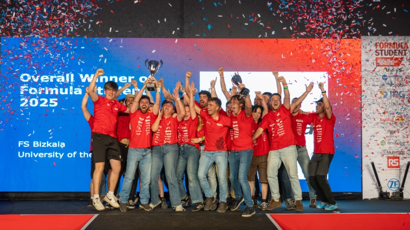 FormulaStudent's tweet photo. Our #FS2025 Press release is now available!
- University of Basque Country enjoy their first UK win
- ITESM from Mexico secure their first Concept Class win
- University of Edinburgh dominate FS-AI
- High number of cars through scrutineering
Read more: https://t.co/z53eGn4Mba https://t.co/esAnpdl0IQ