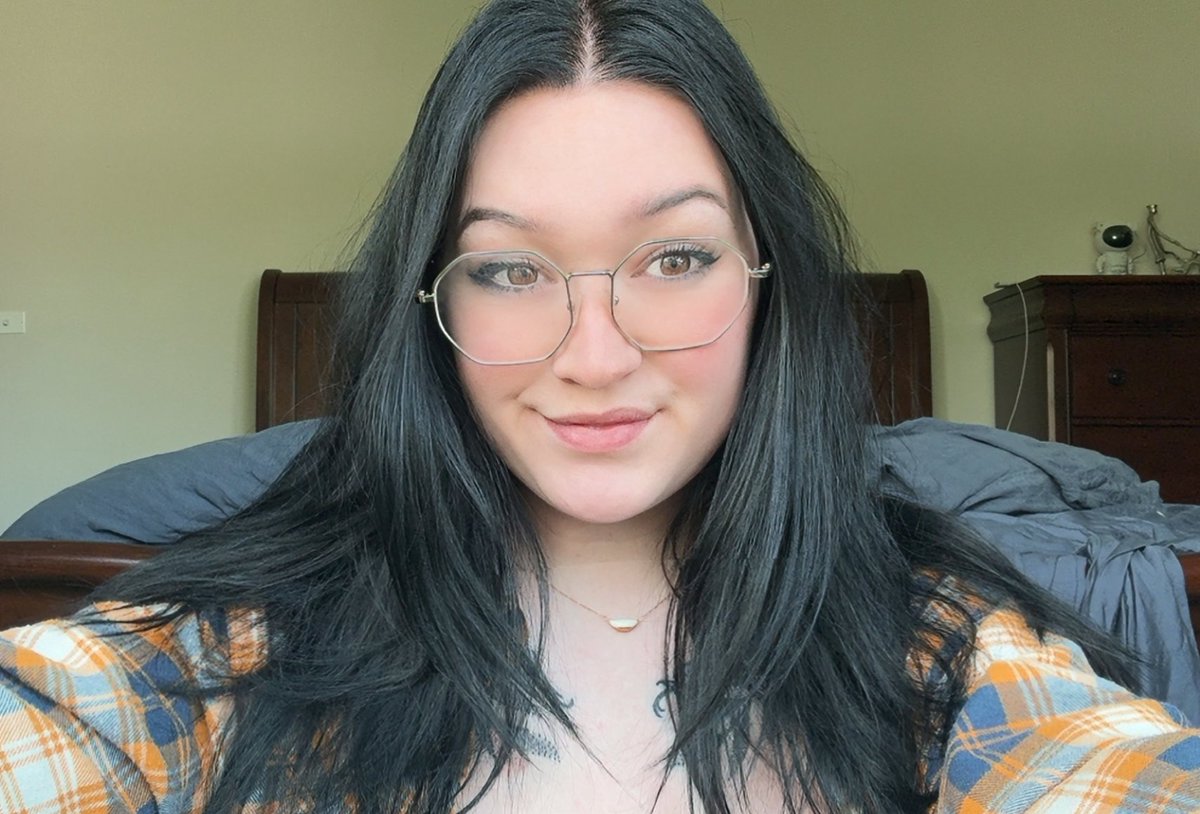 thesecoldbones's tweet image. the manic episode i’m currently in is convincing me that i should drastically cut my hair
