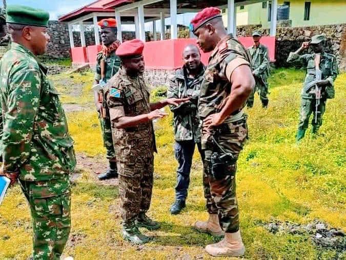 RDC_Times's tweet image. Général SHIKO avec l'actuel Gouverneur du Nord Kivu BAHATI ERASTO .