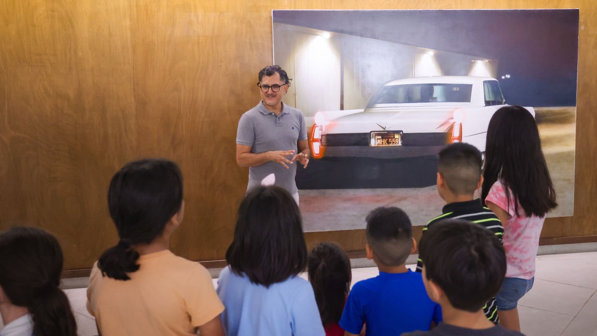 Para acercar el arte 🎨 a las infancias 👧👦, el #CEIIDA y la <a href="/artes_visuales/">FAV UANL</a> instauraron “Picnic en el Lápiz” 🧺✏️, un espacio donde el artista Adrián Procel 👨‍🎨 ofrece un recorrido por su exposición "Punto de Partida" 🖼️.

Conoce más ➡️ vidauniversitaria.uanl.mx/cultura/disfru…