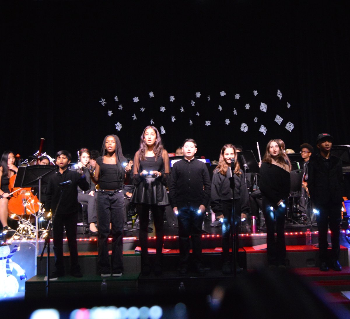 Join us in congratulating Katha A. '30 for receiving an "Outstanding" ranking by the NY State School Music Association for her rendition of "Somewhere Over the Rainbow"! Choir instructor Ms. Davis commented, "We are incredibly proud of her and excited to see what she does next."