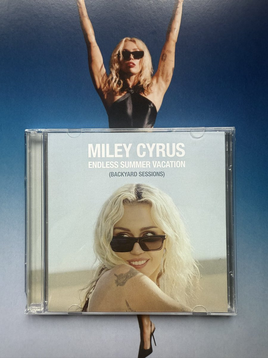 06ogmc's tweet image. ENDLESS SUMMER VACATION//BACKYARD SESSIONS (cd/bluray)

@MileyCyrus