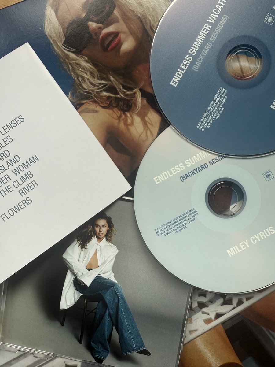 06ogmc's tweet image. ENDLESS SUMMER VACATION//BACKYARD SESSIONS (cd/bluray)

@MileyCyrus