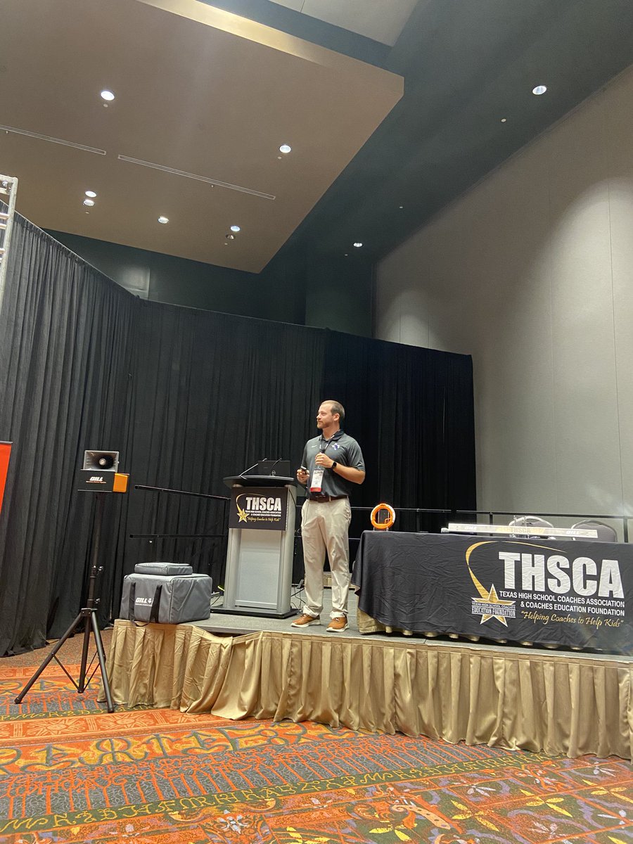 coachcooper_mhs's tweet image. What a morning it has been at @THSCAcoaches coaching school!
Got to start to the morning listening to one of the biggest influences in my life @BurlesonHSU of @HSUCowboys followed by hearing the best coach in the Cooper family @coachchadcoop speak!
