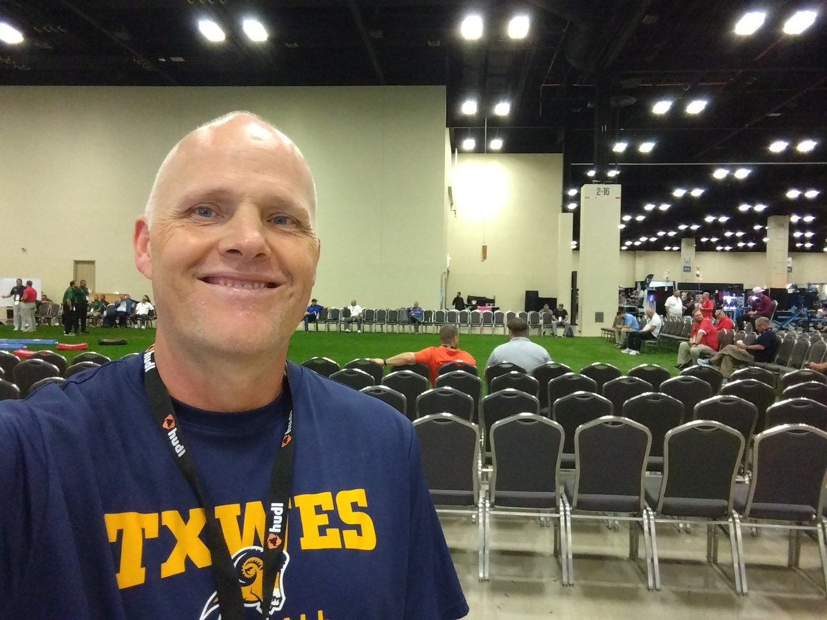 CoachWelde's tweet image. Checking out a demonstration at the @THSCAcoaches in San Antonio