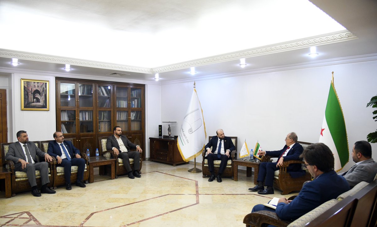 Sana__gov's tweet image. وزيرا التعليم العالي والطاقة يبحثان تطوير المعاهد التقانية النفطية، ويؤكدان أهمية ربط التعليم في سوريا بسوق العمل، وتفعيل التدريب العملي في منشآت الطاقة.
🔗sana.sy/?p=2251454
#المعاهد_التقانية_النفطية
#سوريا
#سانا