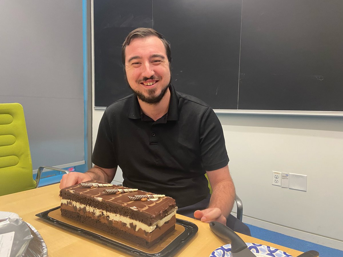ChirikGroup's tweet image. Also be sure to check out Matt’s work with tungsten in JACS Au! Congrats and thanks for the cake 🤠