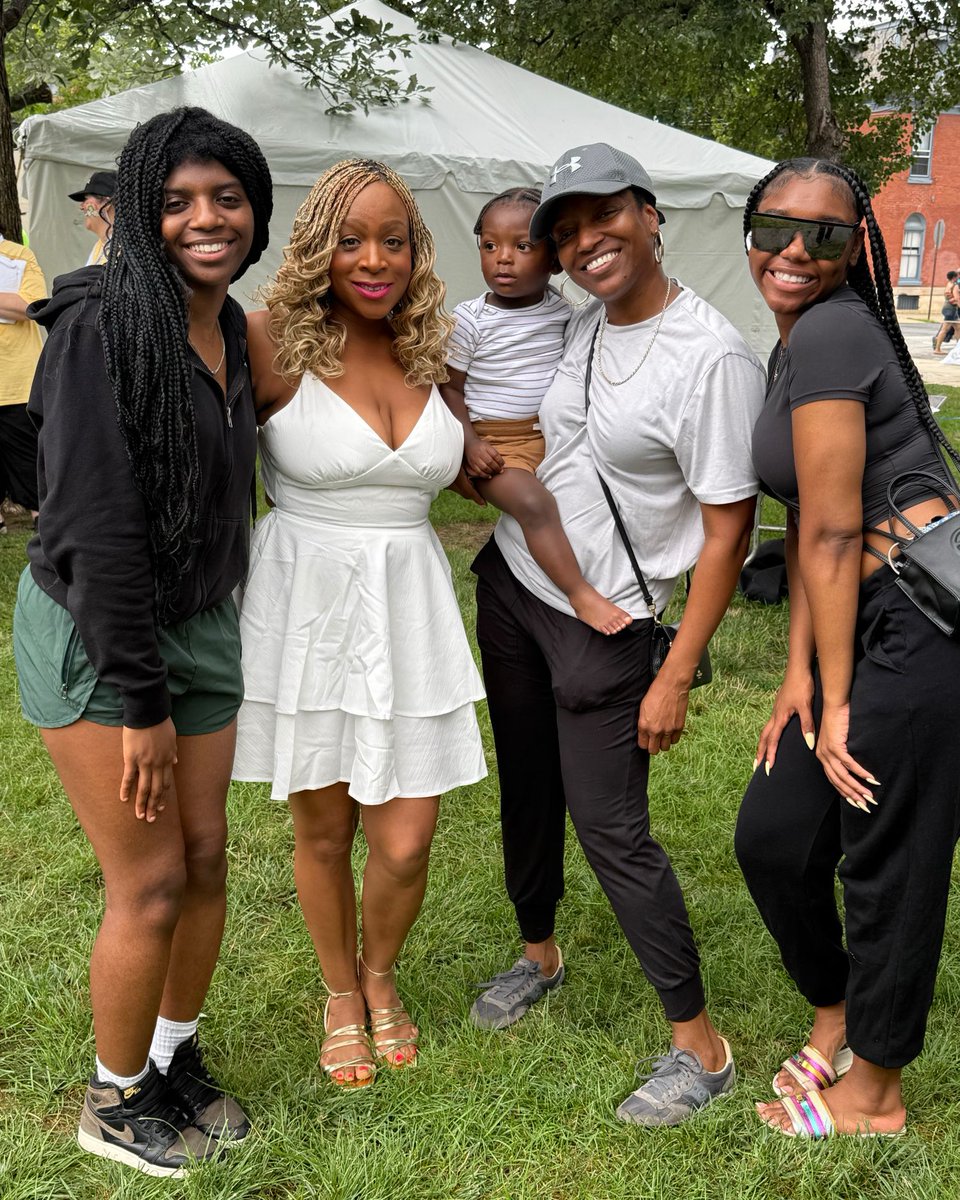 CouncilmemberJG's tweet image. I had a great time at the Lancaster Avenue Jazz and Arts Fest!
This legendary event builds community, gives local arts a platform, and drives business along the Lancaster Avenue Commercial Corridor!
Many thanks to Mr. Leo Garson who curates the musical acts and to HopePHL for…