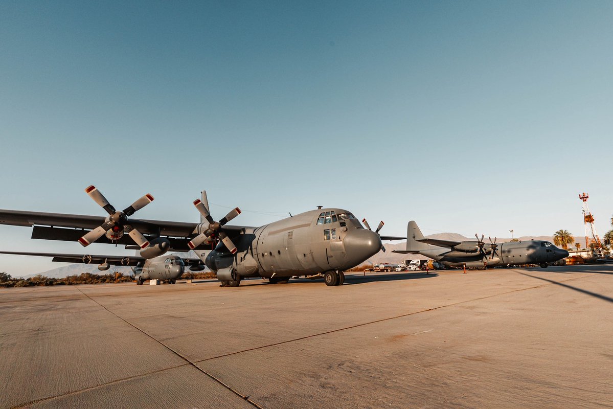 CoulsonAviation's tweet image. After travelling more than 7,000 miles across the Pacific, the third former RNZAF C-130 has officially touched down in Thermal, California.
Reunited with her two other sister kiwi birds already at the Coulson hangar.
#CoulsonAviation #C130 #RNZAF #AerialFirefighting