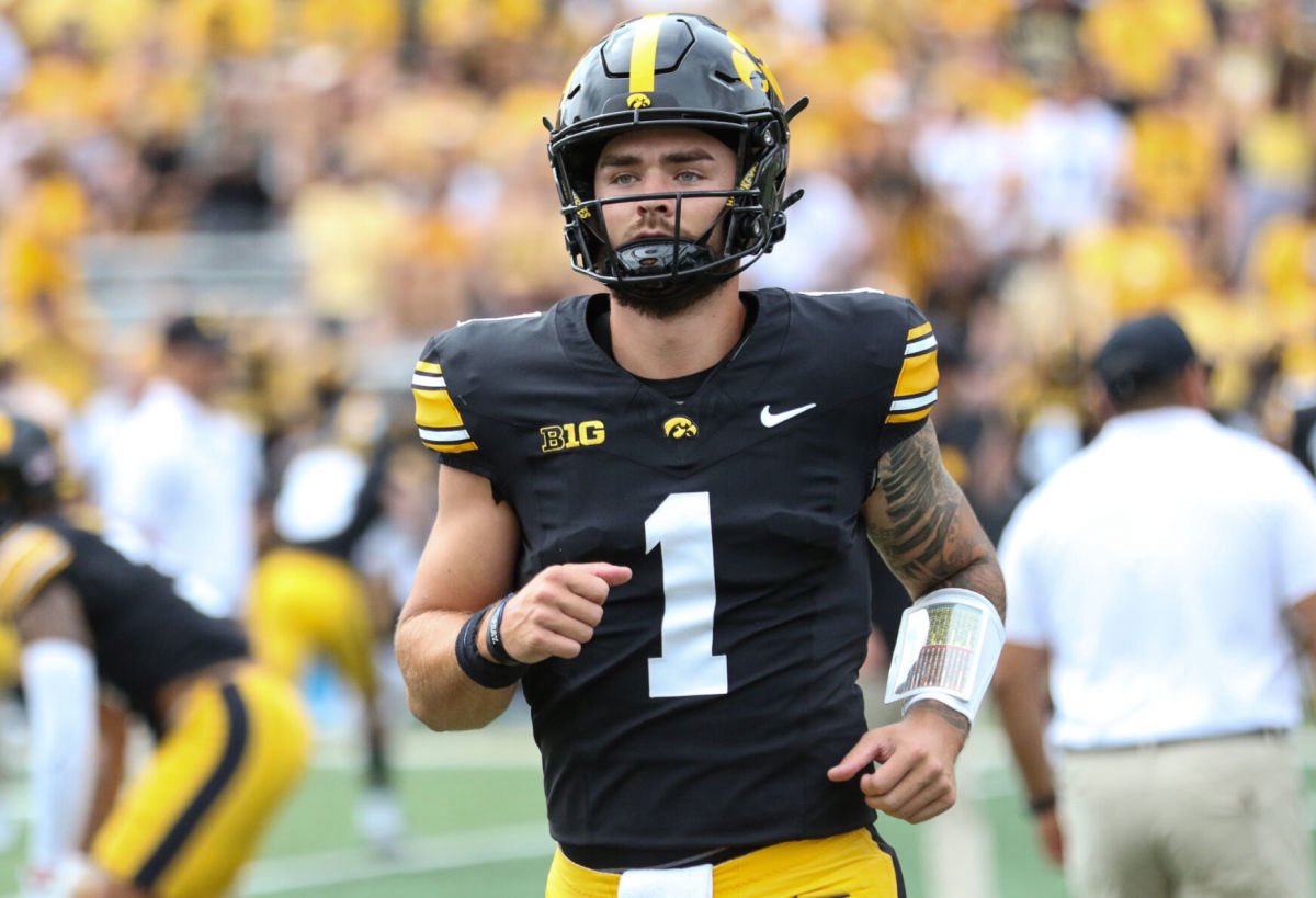 CollegeFBPortal's tweet image. Who Starts For Tulane in Week 1? 👀
• BYU’s Jake Retzlaff
• Iowa’s Brendan Sullivan
• Ball State’s Kadin Semonza
• Illinois’ Donovan Leary