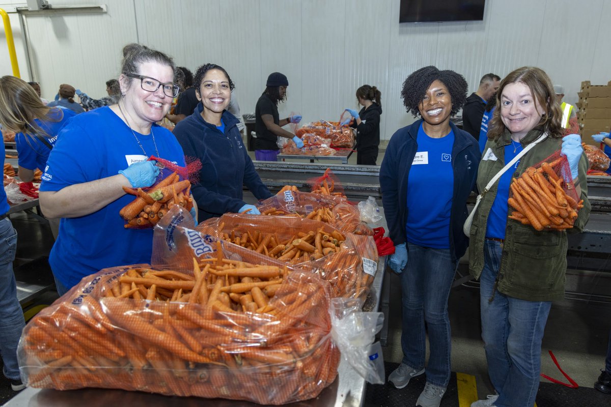 LAFoodBank's tweet image. Summer brings greater need—and fewer volunteers.
Now’s the time to step up and help families facing hunger.
Sign up to volunteer with @LAFoodBank: cervistech.com/acts/console.p…