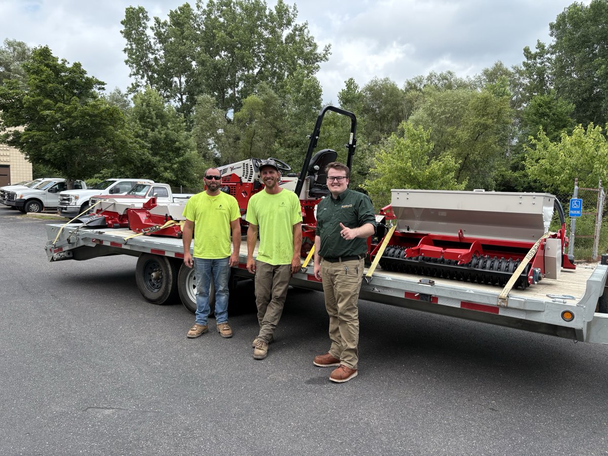 Weingartz's tweet image. Mitch from Clearwater Erosion Control stopped by to pick up his new Ventrac 4520N tractor along with a full set of attachments!

We appreciate your business, Mitch—wishing you and your team continued success with your new equipment!

#Weingartz #Ventrac #ClearwaterErosionControl