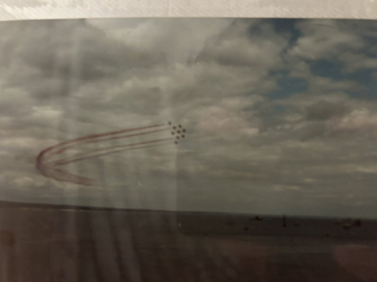 martingfindlay's tweet image. We’ll always have 1991. #TallShips @tallshipsabdn #TallShipsAberdeen #RedArrows
Photo credit: my Dad, August 1991 @ Tall Ships 1991 (he’d have found this very funny)
