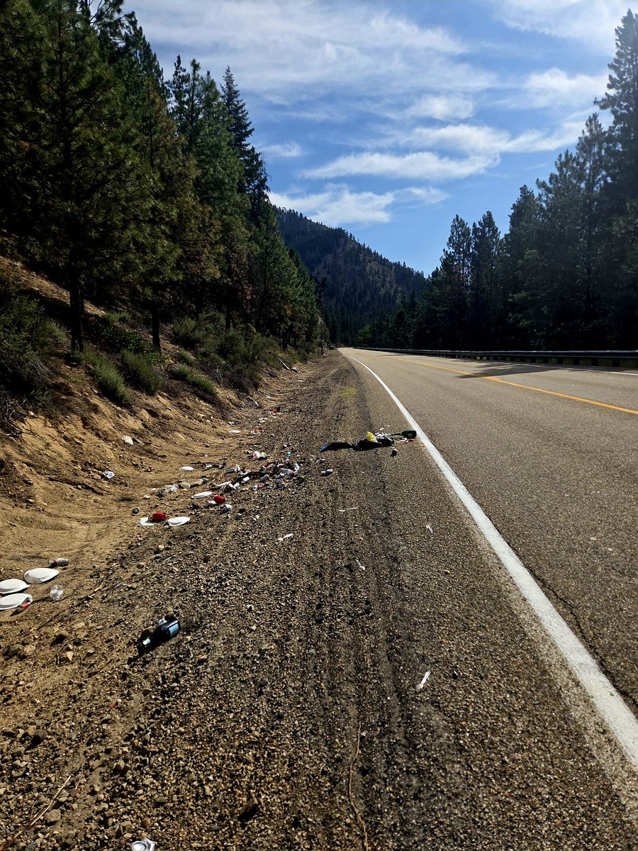 greatidahoshow's tweet image. Spotted on Highway 21 this morning. Busted glass, champagne bottles, trash tossed like it’s someone else’s problem.
I'm guessing the celebration involved a little too much courage in a bottle and not enough behind the wheel.
Sometimes you have to plan your day around other…