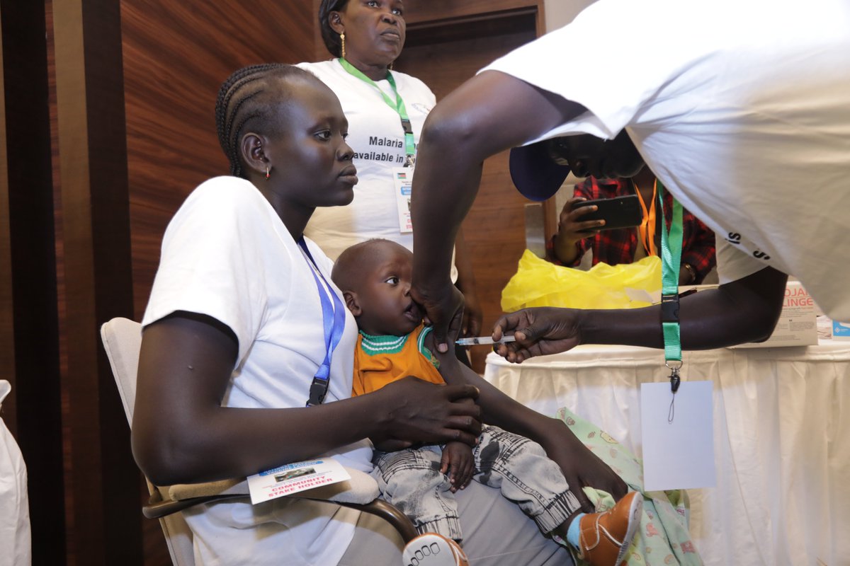 unicefssudan's tweet image. One year ago, #SouthSudan took a bold step to fight #malaria.
Through @UNICEFSupply
✅645,000 doses of vaccine were delivered
✅The vaccine was introduced in 7 states
✅Today, it’s part of routine immunization
Let’s continue building a healthier future.
🙏 to @gavi for support