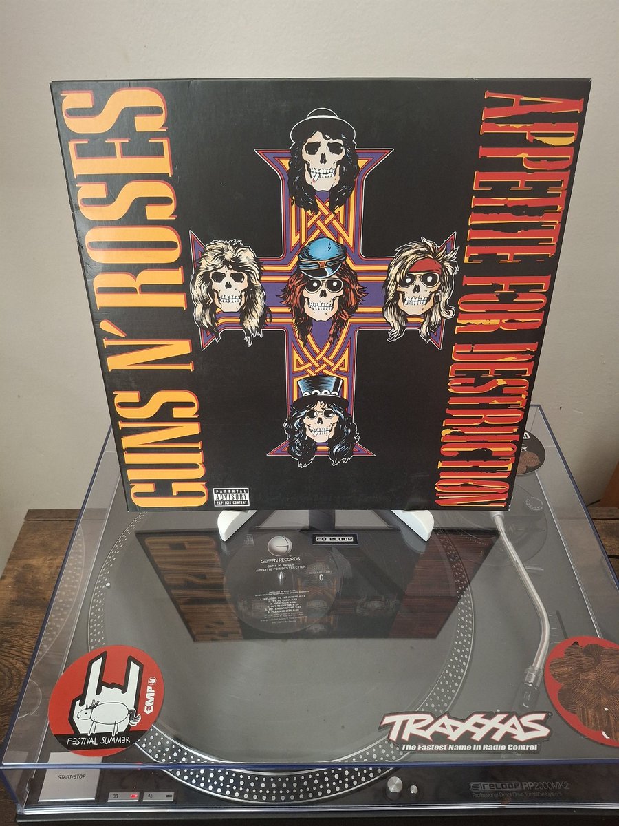 oman491's tweet image. ☠️☠️
21.7. 1987
Guns N' Roses- Appetite for Destruction
🤘🔥🤘
#HardRock
