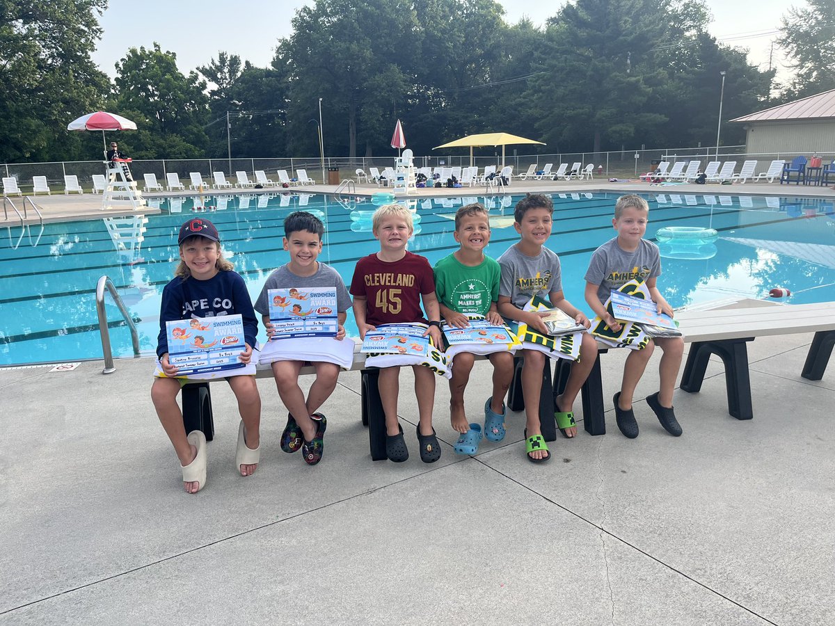 SwimAmherst's tweet image. 2025 Awards Day pics 1.0