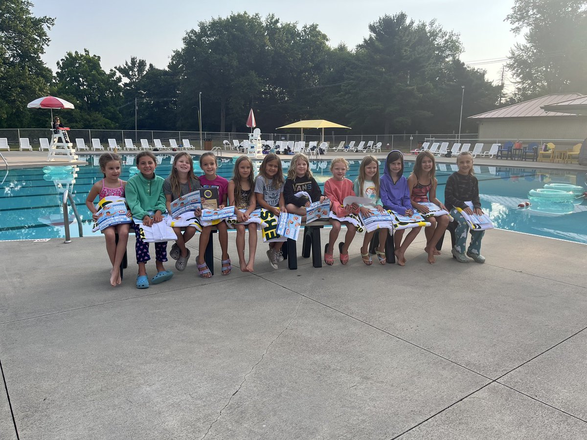 SwimAmherst's tweet image. 2025 Awards Day pics 1.0