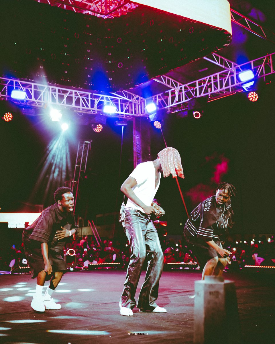 dwpacademyworld's tweet image. We do it with passion, energy and an outstanding performance. Congratulations @bigkumzlivve w/ @blacksherif_ 
@_afrodrone @afronetwork2 @realordy  
#dwpacademy #shareacoke #shareacokewithblacksherif